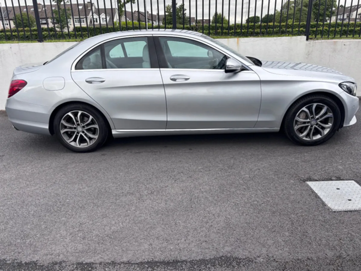 MERCEDES-BENZ C CLASS C350e HYBRID LOW KMS - Image 3