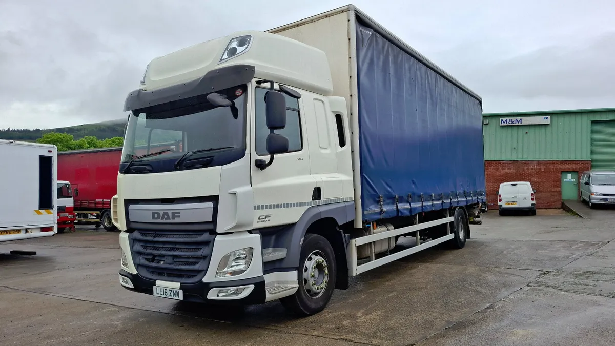 2016 Daf CF 310  Space Cab , 27 Foot Curtain Sider - Image 3