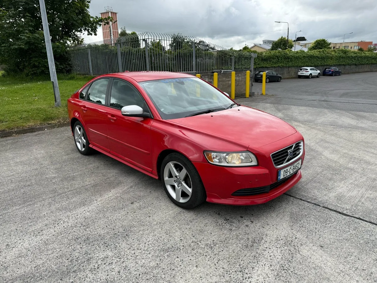 Volvo S40 New Nct And Tax €2,200 - Image 1