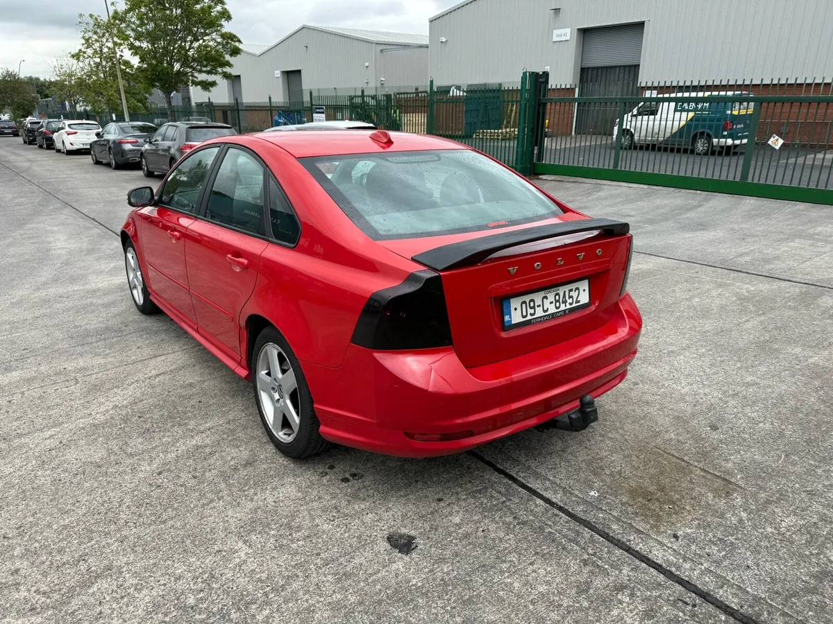 Volvo S40 New Nct And Tax €2,200 - Image 4