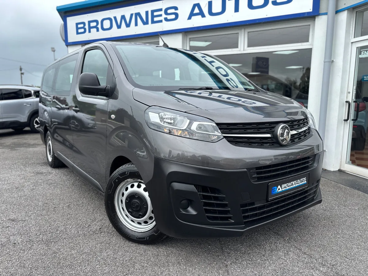 2022 Vauxhall Vivaro 9 Seater family car - Image 4