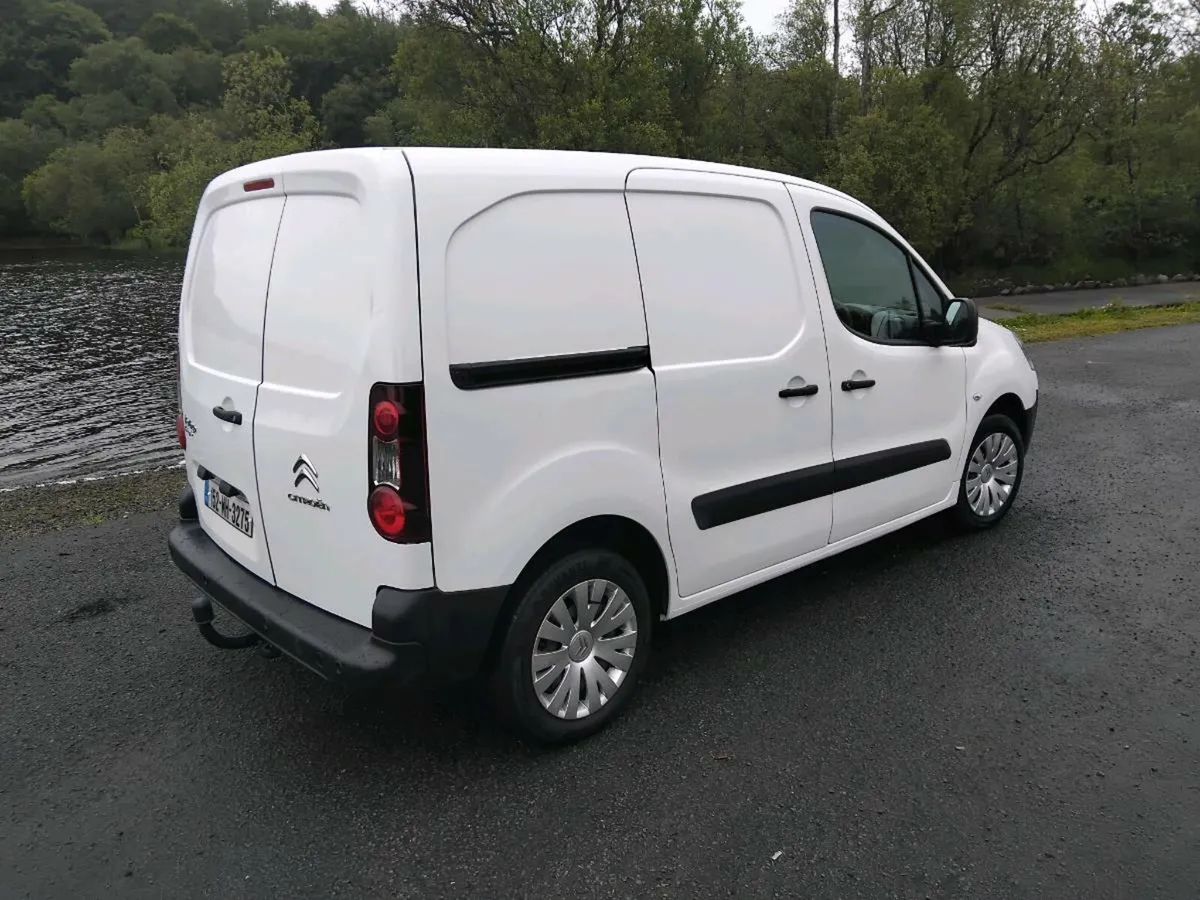 152 Citroen Berlingo ((Twin Sliding doors)) - Image 2