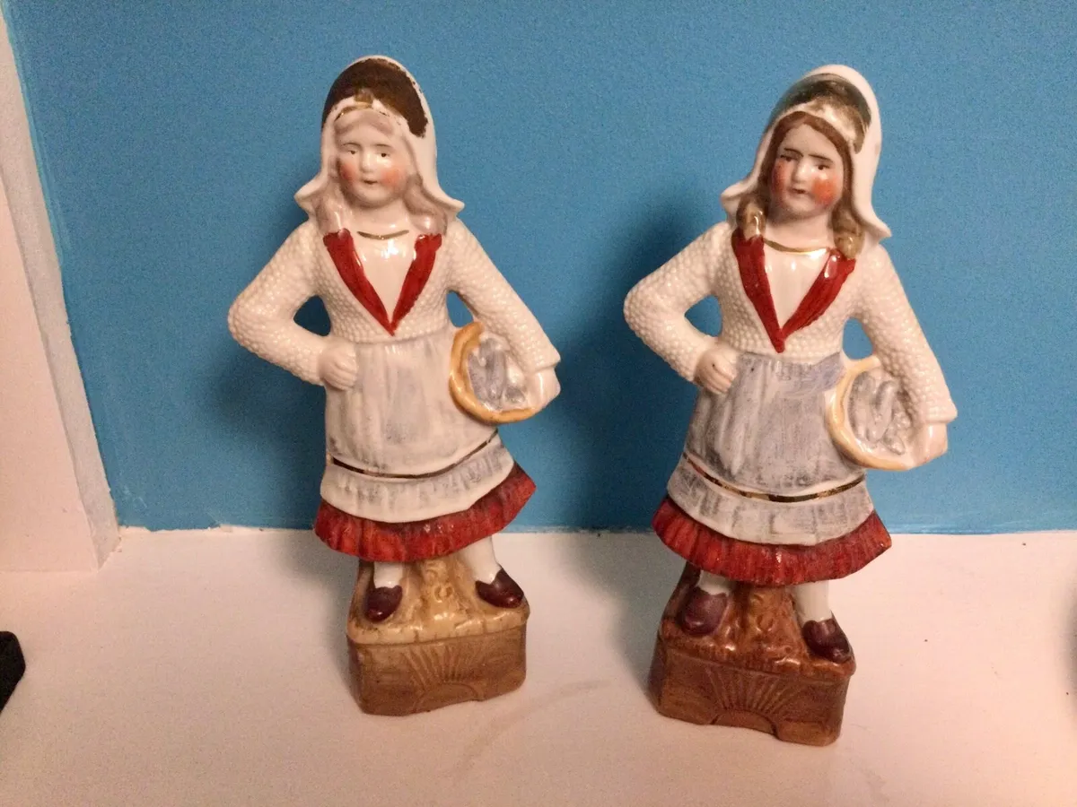 Antique Pair of Dutch Girls - Image 2