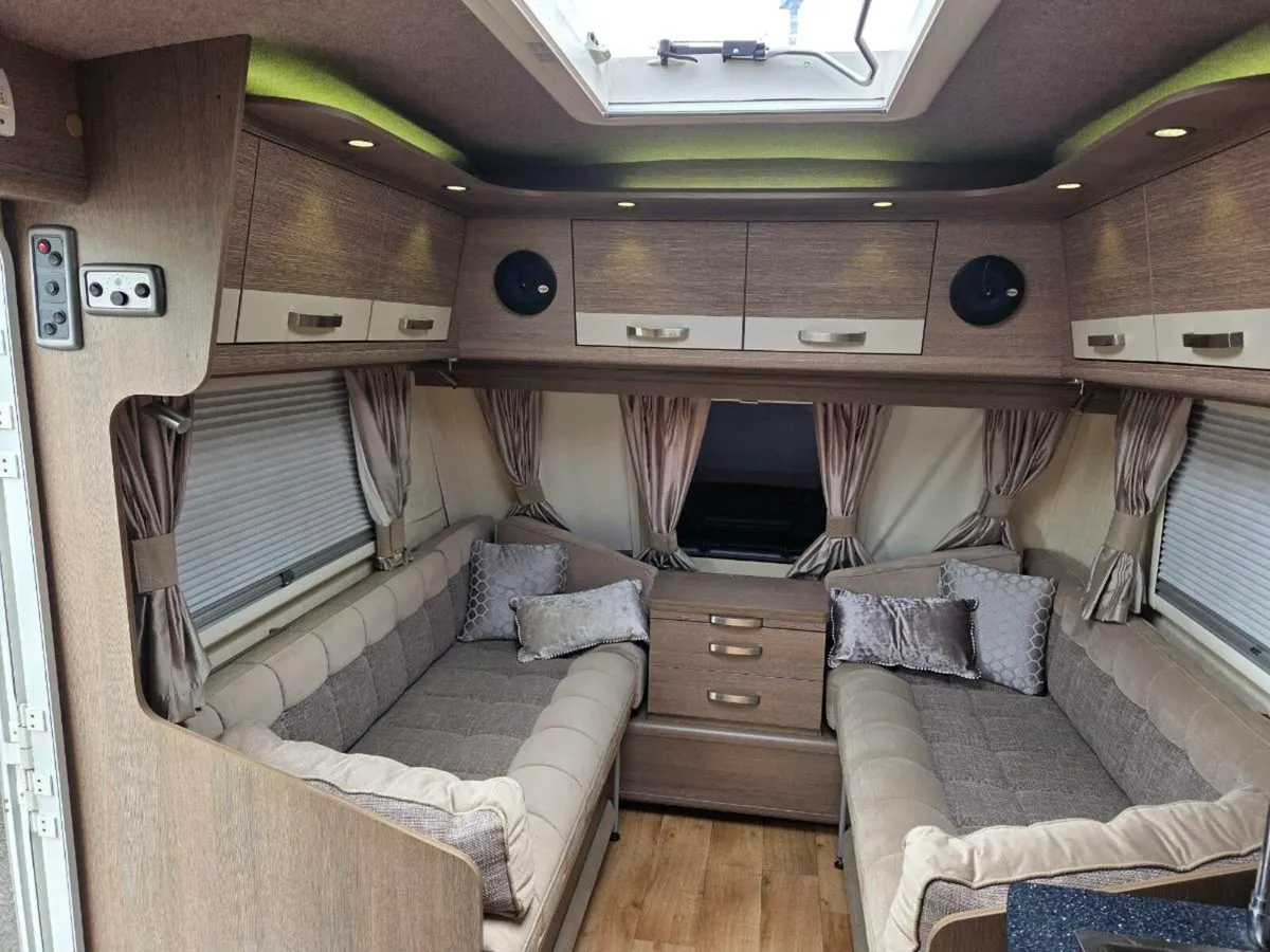 Eterniti FB6 caravan (6 berth) - Image 4