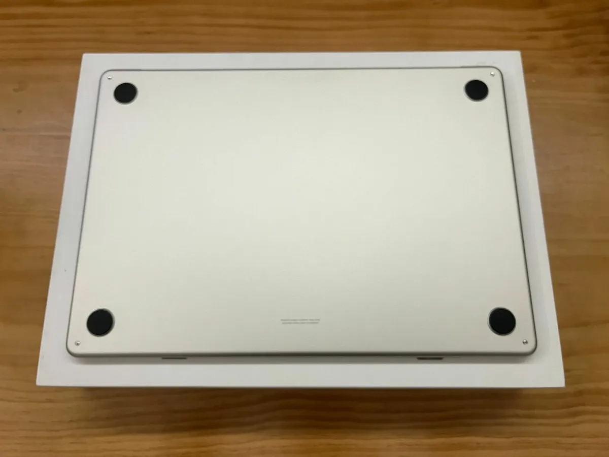 MacBook Air M2 2022 - Image 4