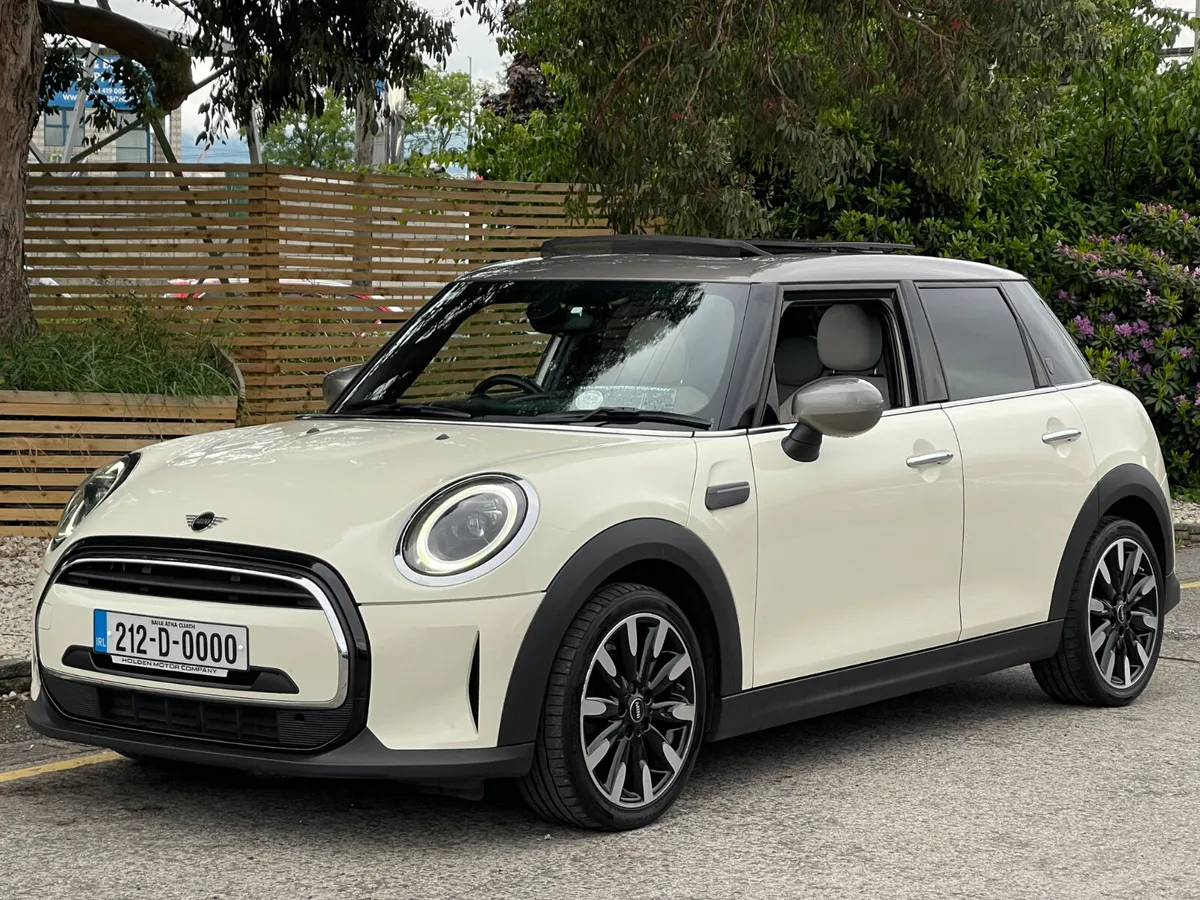 Mini Cooper 2021 - Image 2