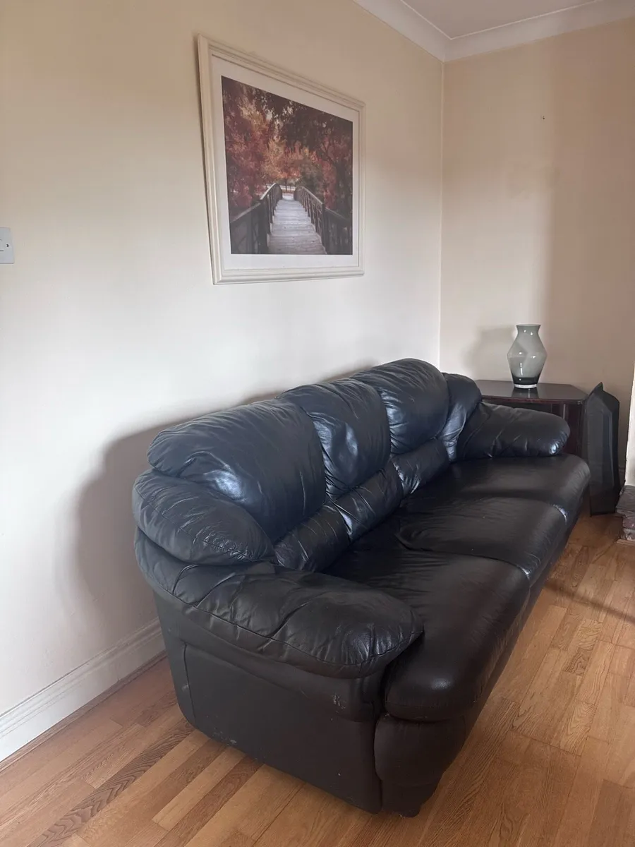 Leather couches - Image 2