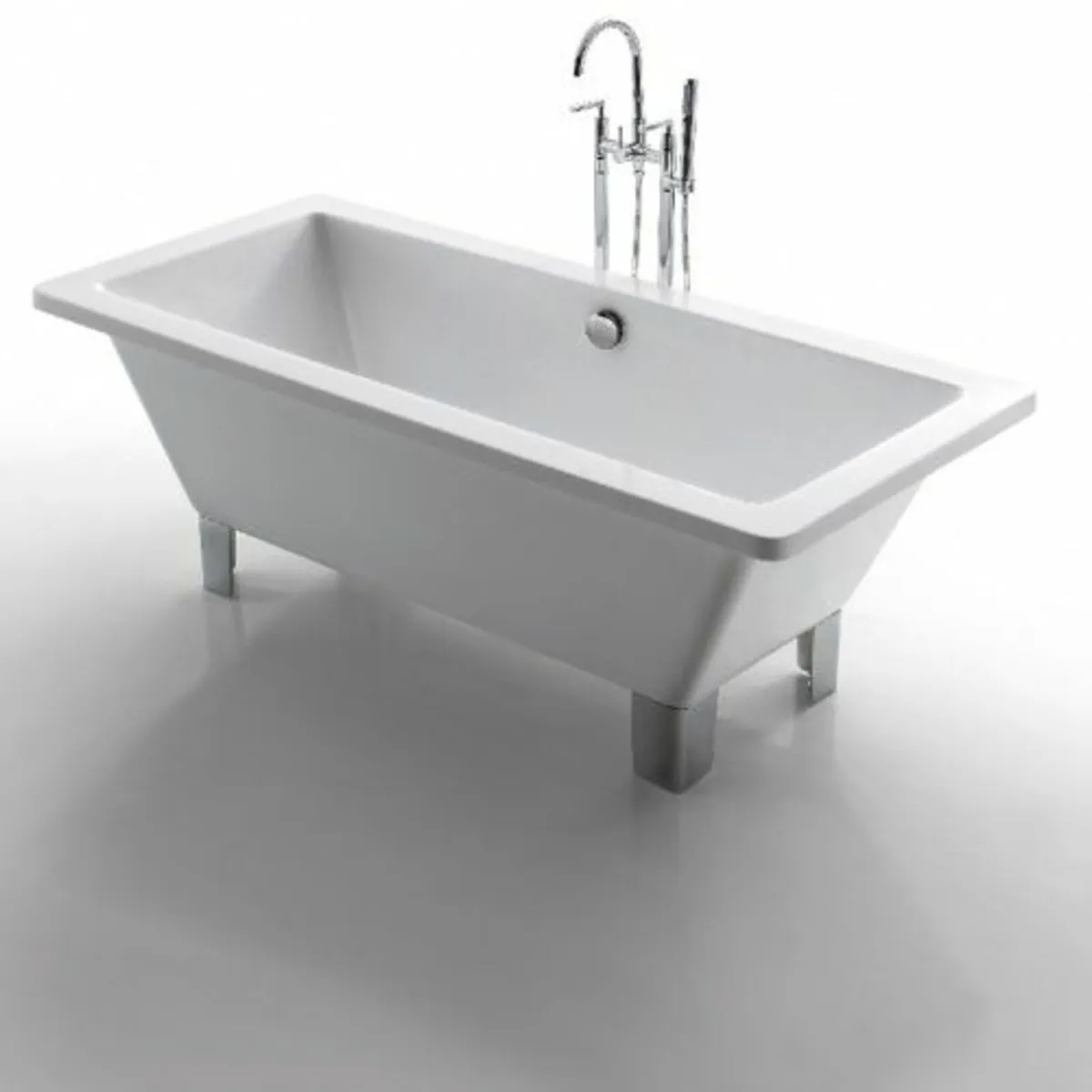 Ex-display Earl 1700 x 750 Freestanding Bath