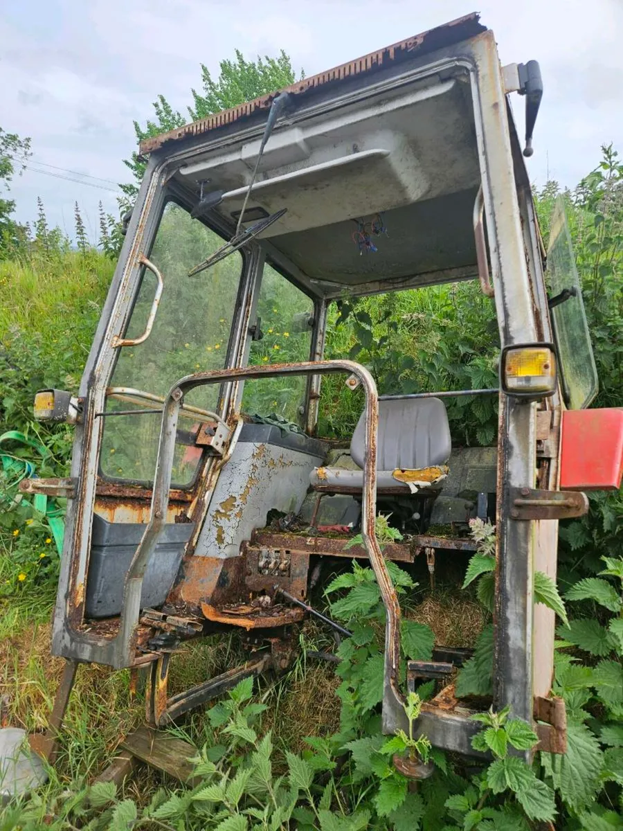 Massey 240 cab plus parts - Image 2