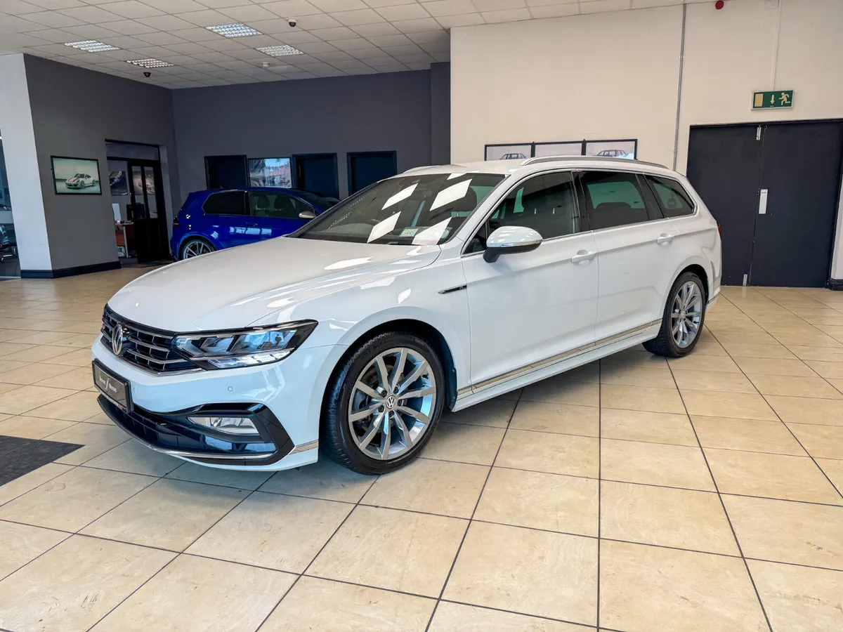 Volkswagen Passat R-Line - Image 2