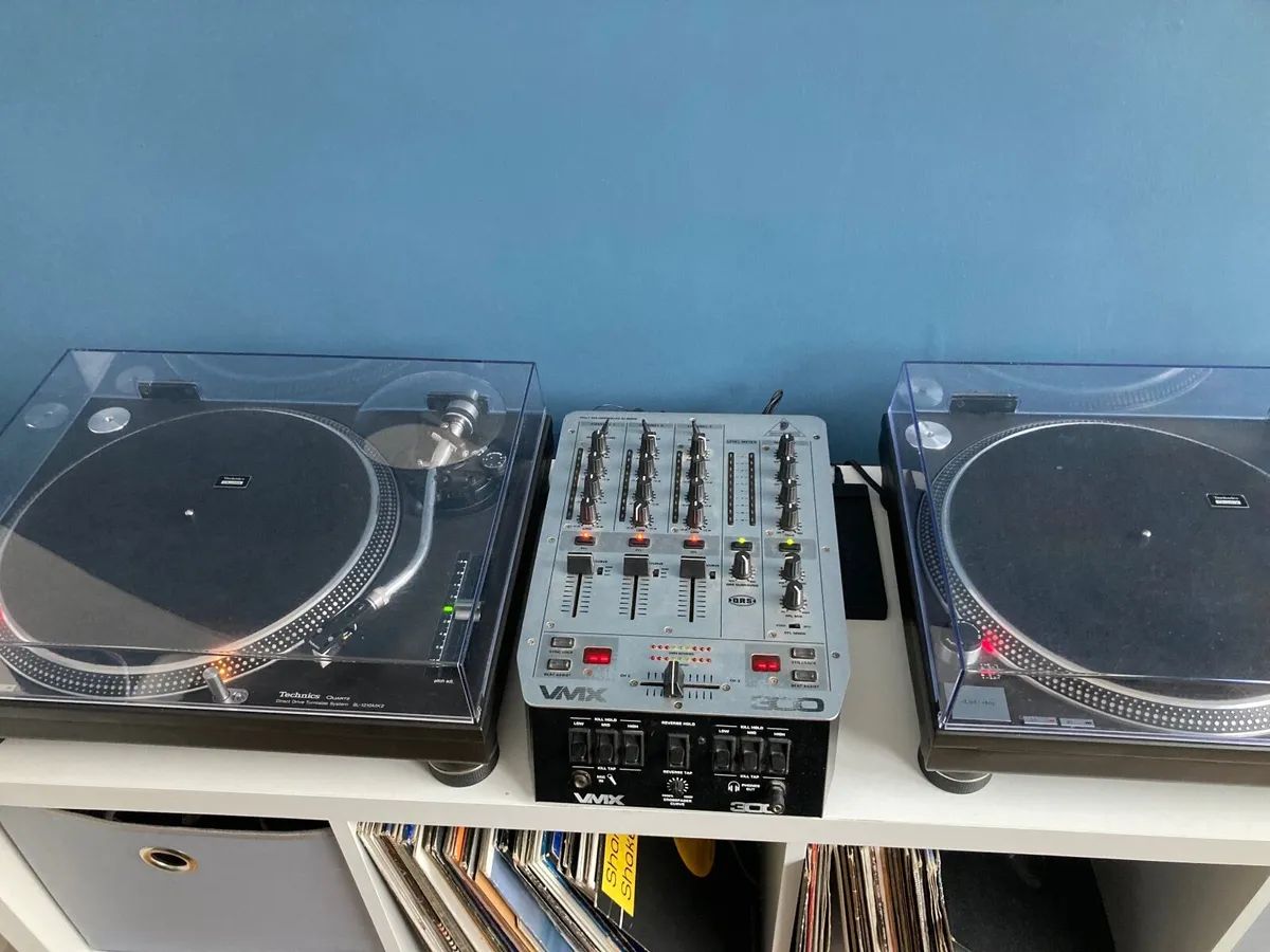 Technic 1210 Turntables - Image 2