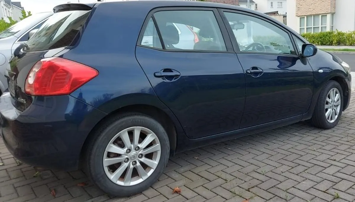 2008 Toyota Auris - Image 1