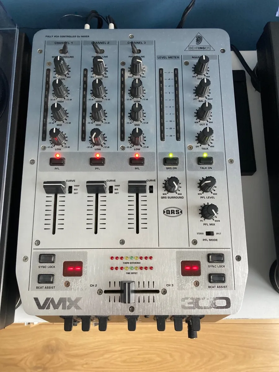 Technic 1210 Turntables - Image 4