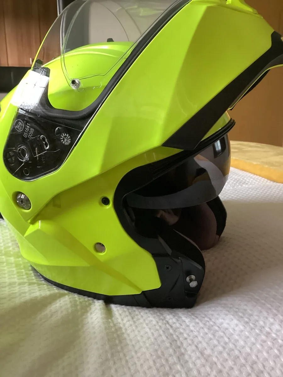Motorcycle Helmets, Leathers, Textiles. - Image 3