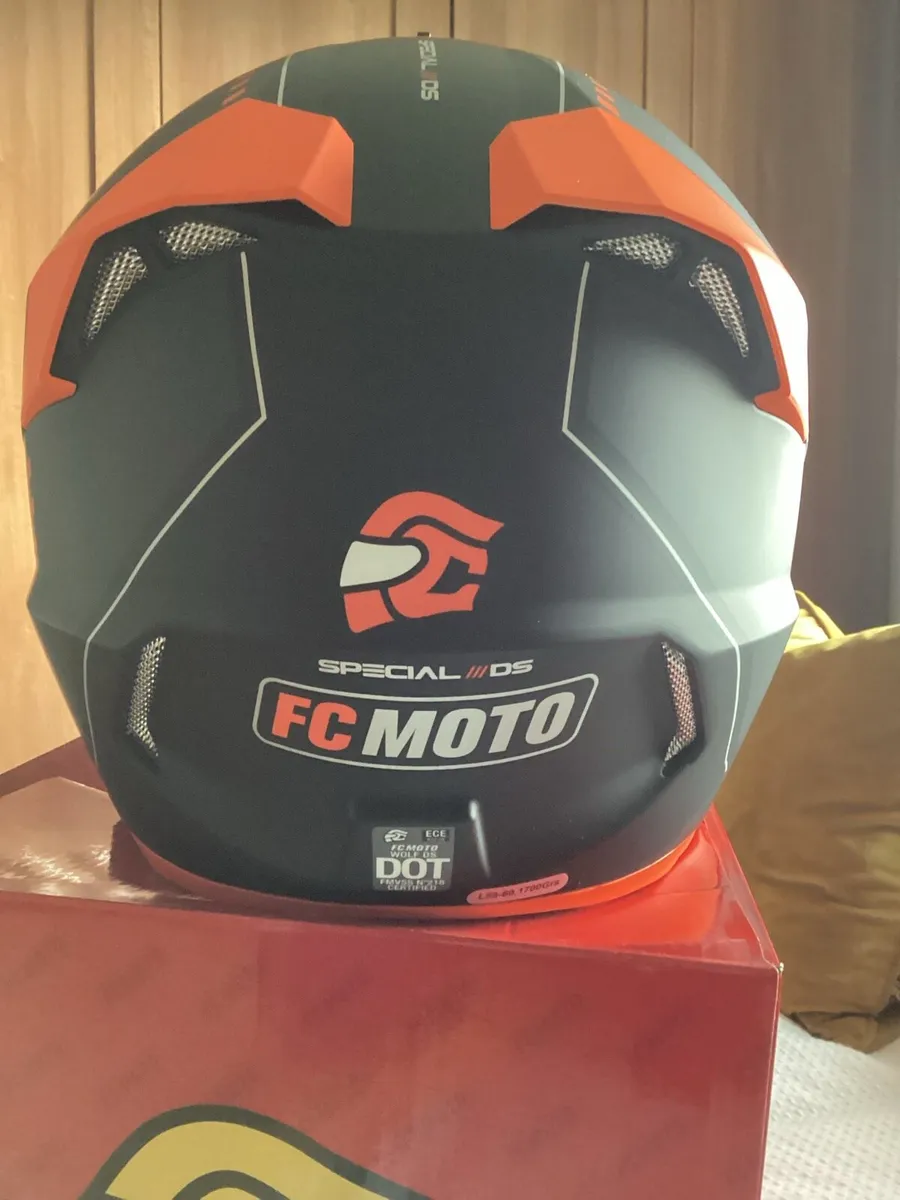 Motorcycle Helmets, Leathers, SENA SMH5FM - Image 4