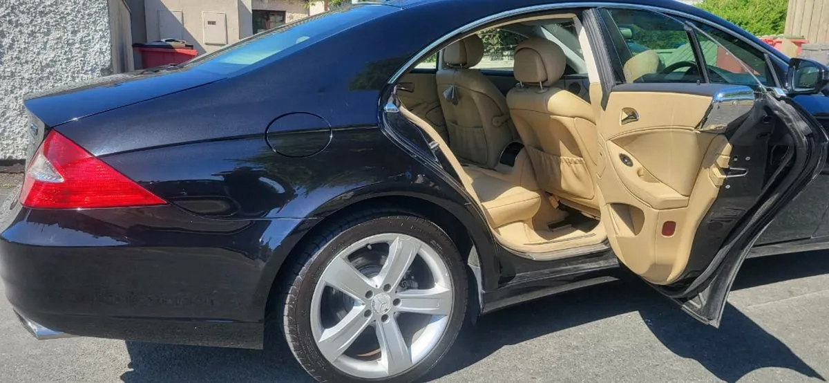 2010 mercedes Benz 320CLS - Image 4
