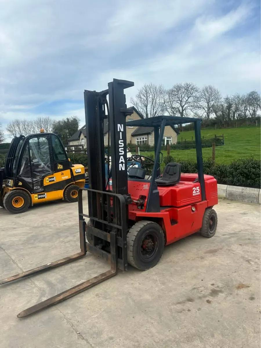 NISSAN DIESEL FORKLIFT 2.5 TON - Image 1