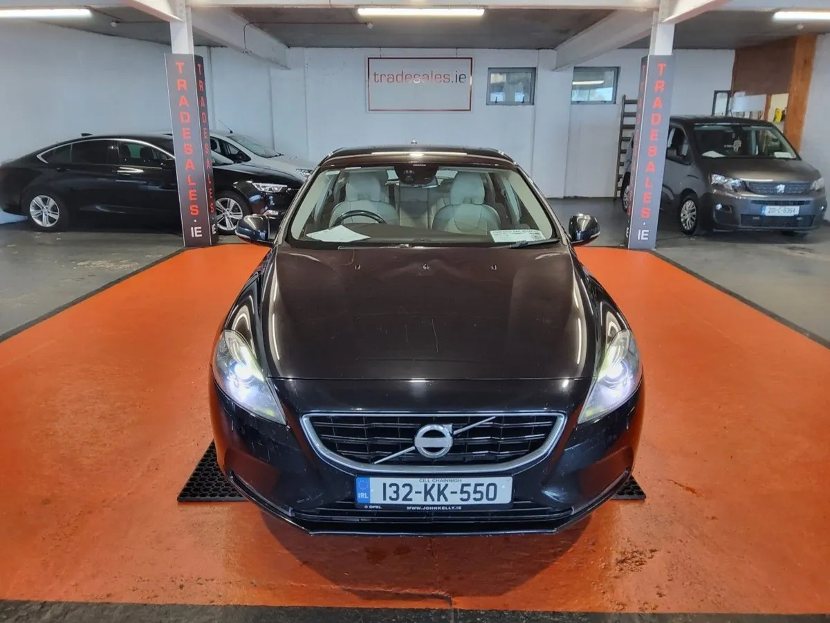 Volvo V40 1.6 D2 Drive S/S ES - Image 1