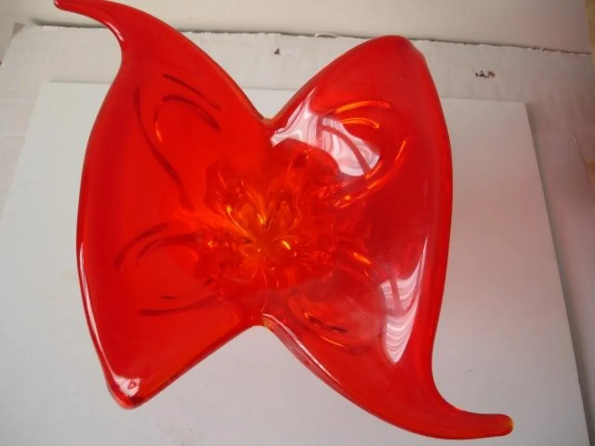 Large Sculptural Red Art Glass Centerpiece - Image 2