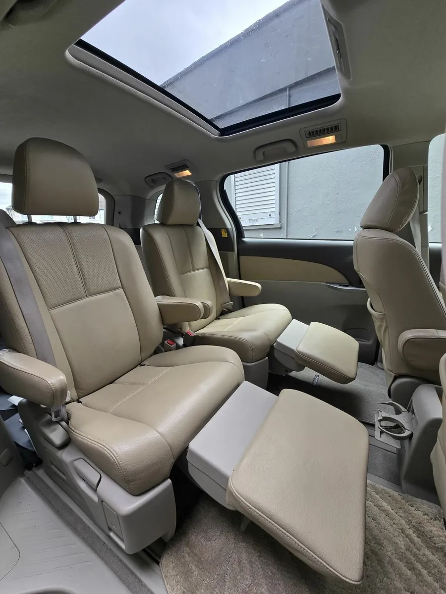 Luxury Crew Cab 2012 - Image 4