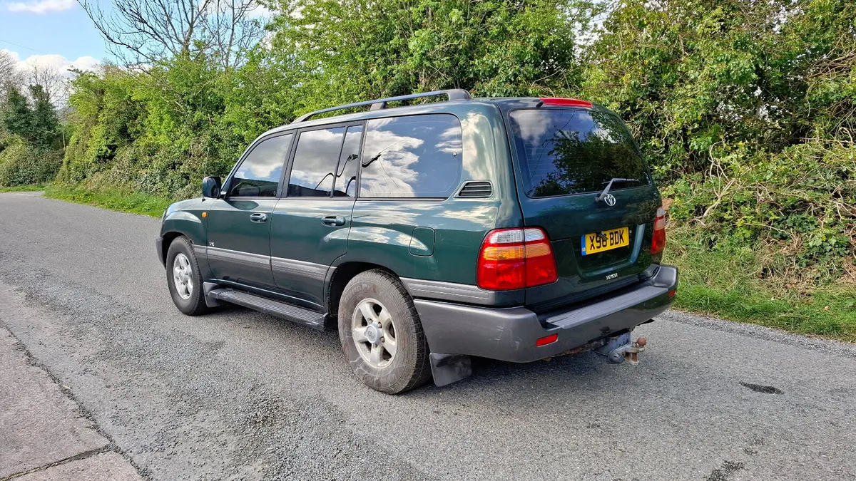 2000 Toyota Land  Cruiser Amazon , Auto , 7 Seats - Image 4