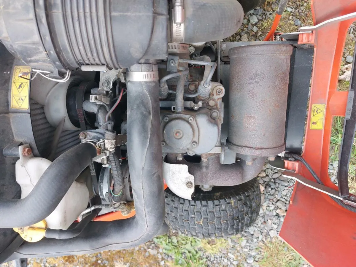 Ride on mower - Image 4