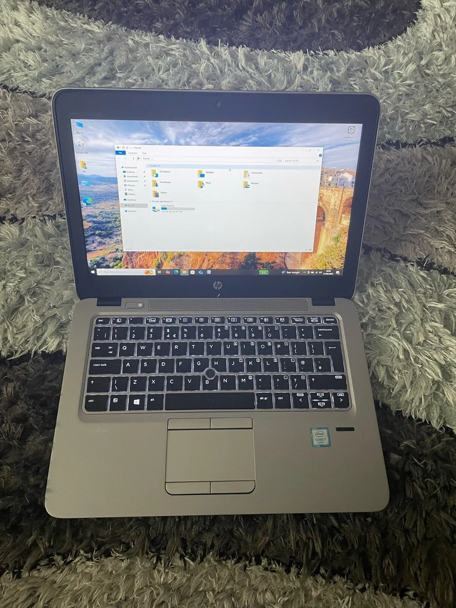 Hp i7 processor 8-256 - Image 1