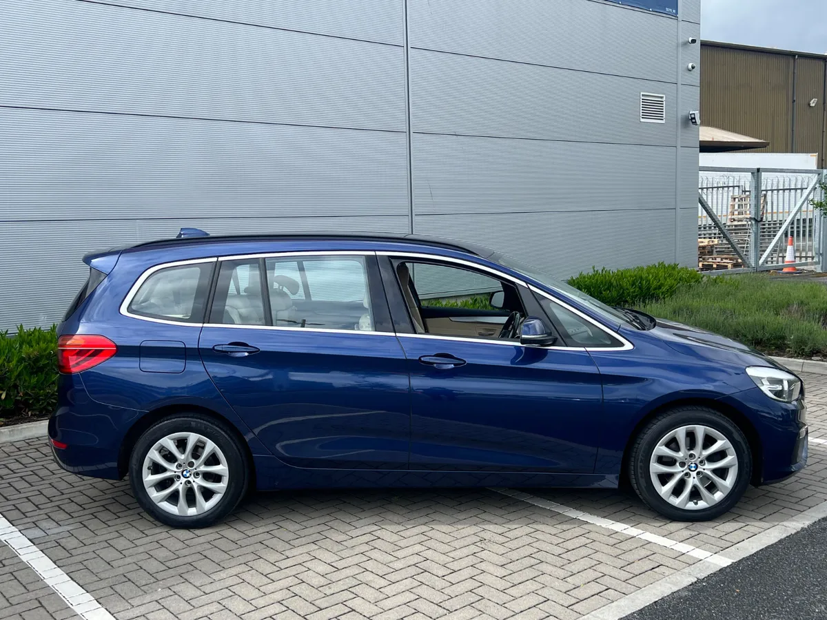 BMW 2-Series 2016 Automatic 7 seats - Image 3