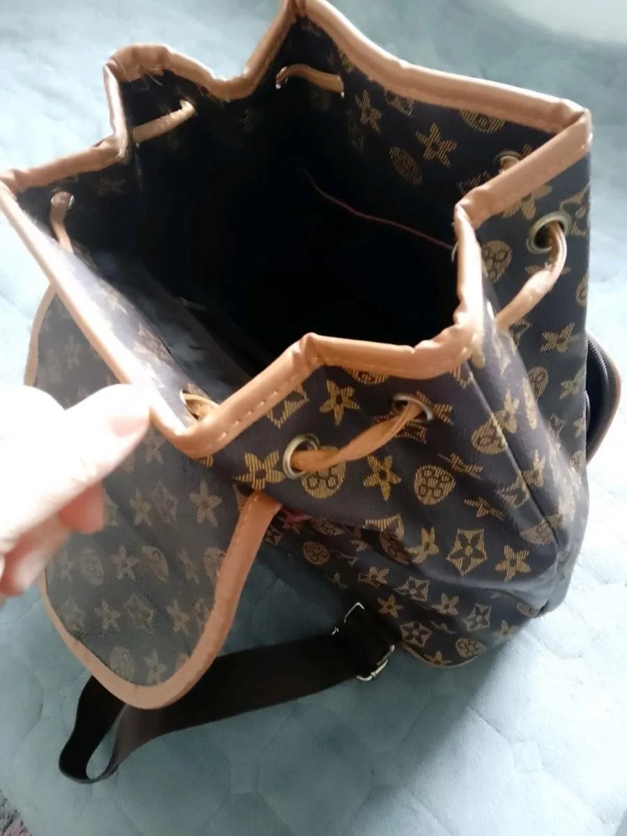 Handbag 16 - Image 2