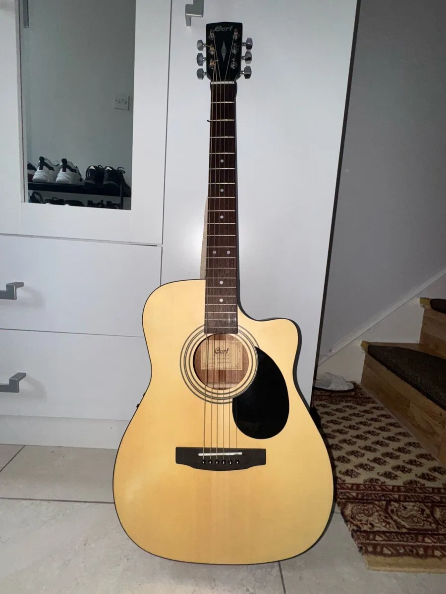 Cort guitar - Image 2