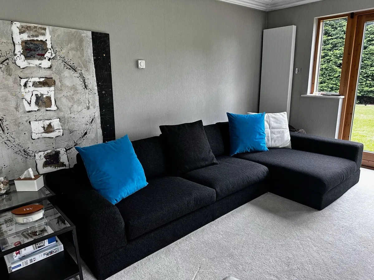 Italian design Sofa – Excellent Condition – €1500 - Image 1