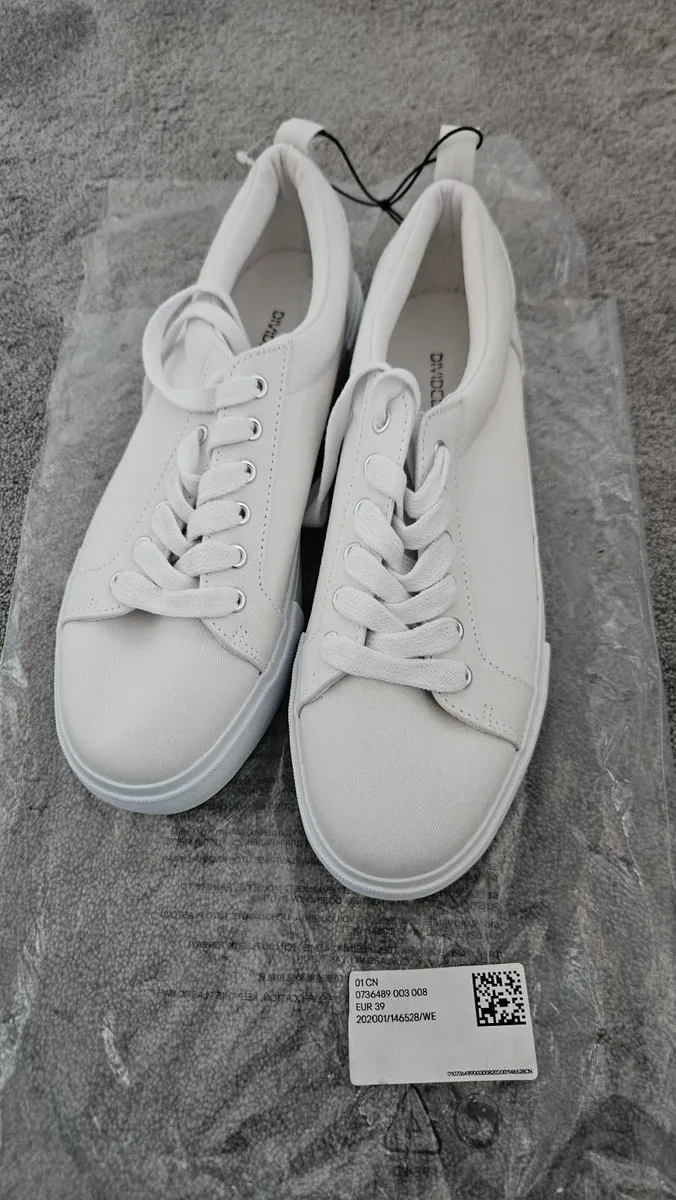 Trainers - Image 1