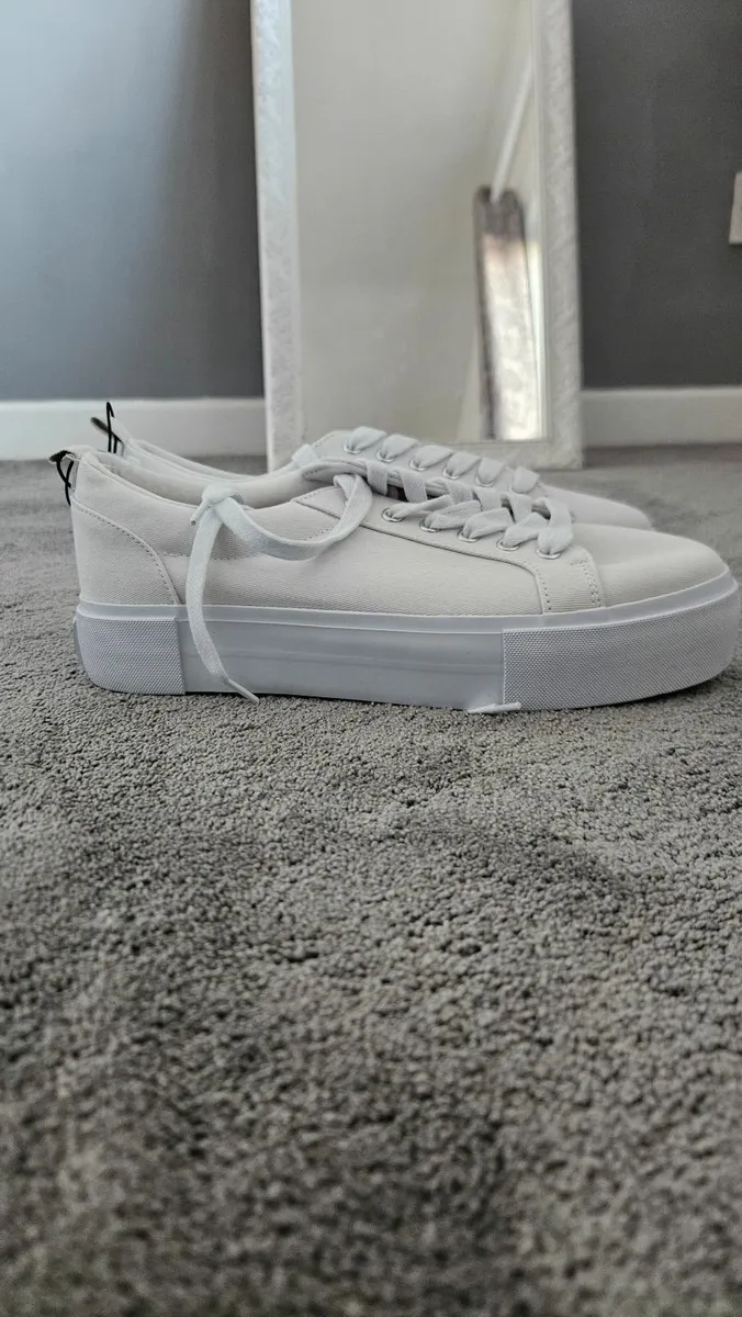 Trainers - Image 3