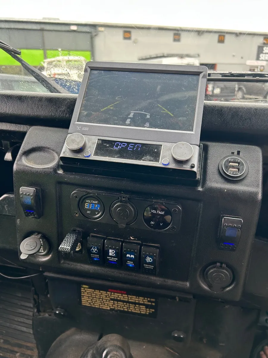 Land Rover Defender 1996 - Image 3