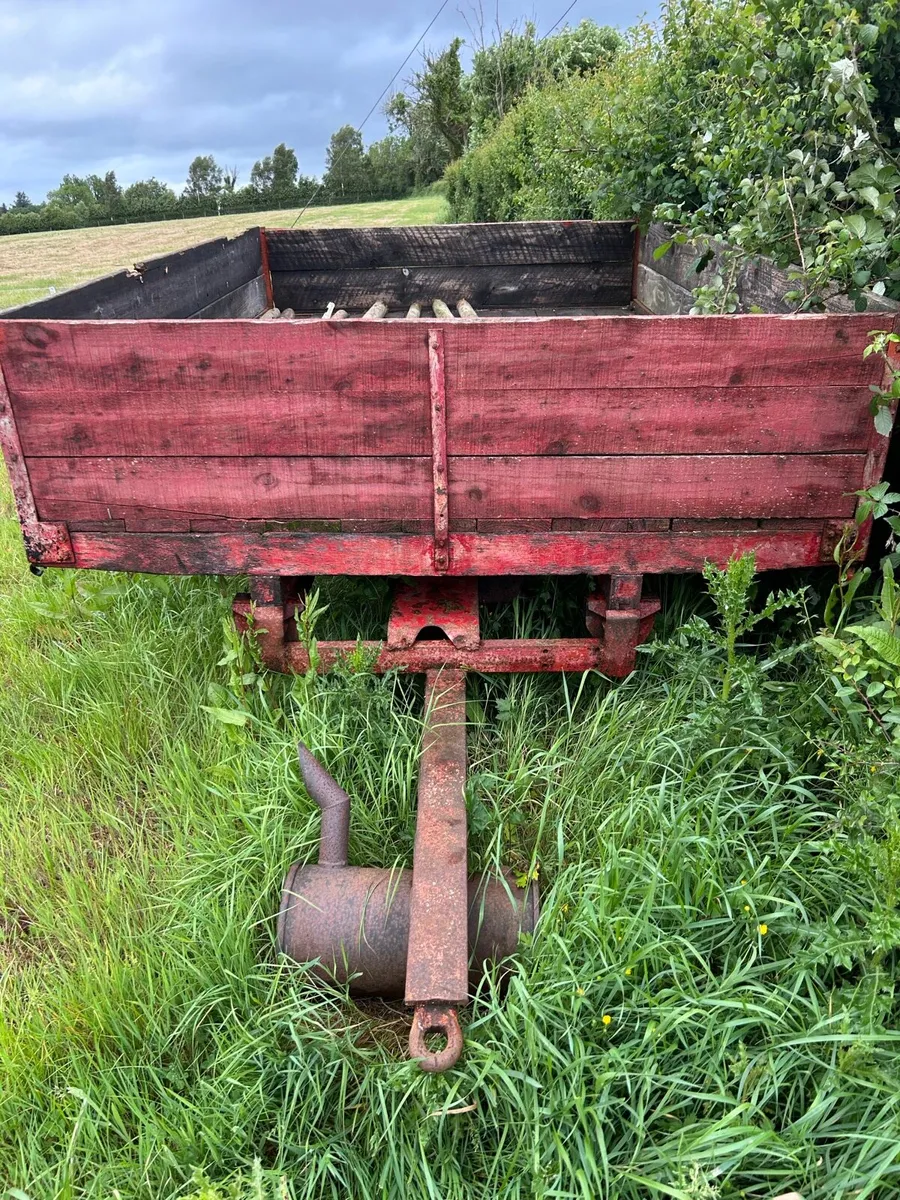 Trailer - Image 1