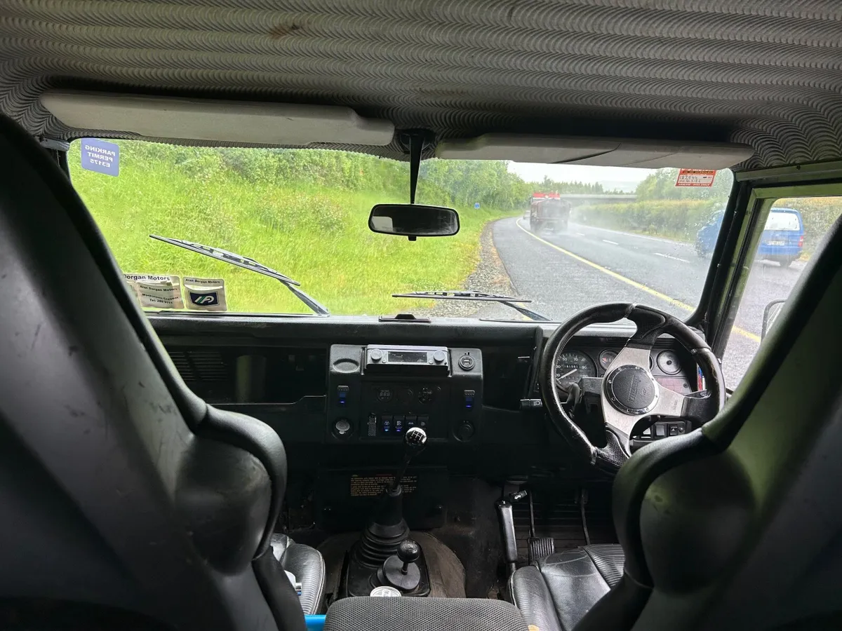 Land Rover Defender 1996 - Image 4