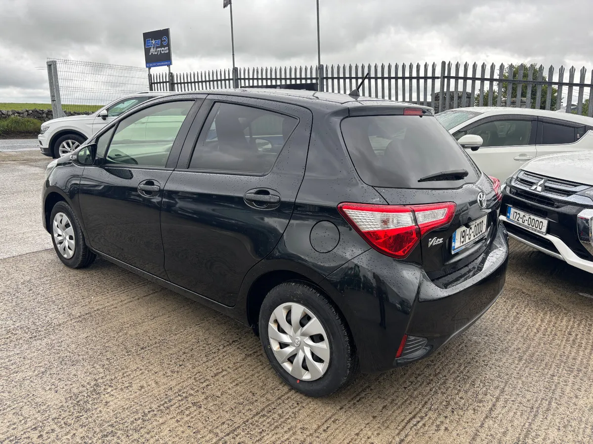 Toyota Vitz Automatic 2019 - Image 3