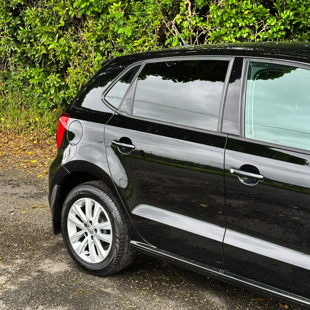 2016 (161) Volkswagen Polo 1.0L TRENDLINE - Image 3