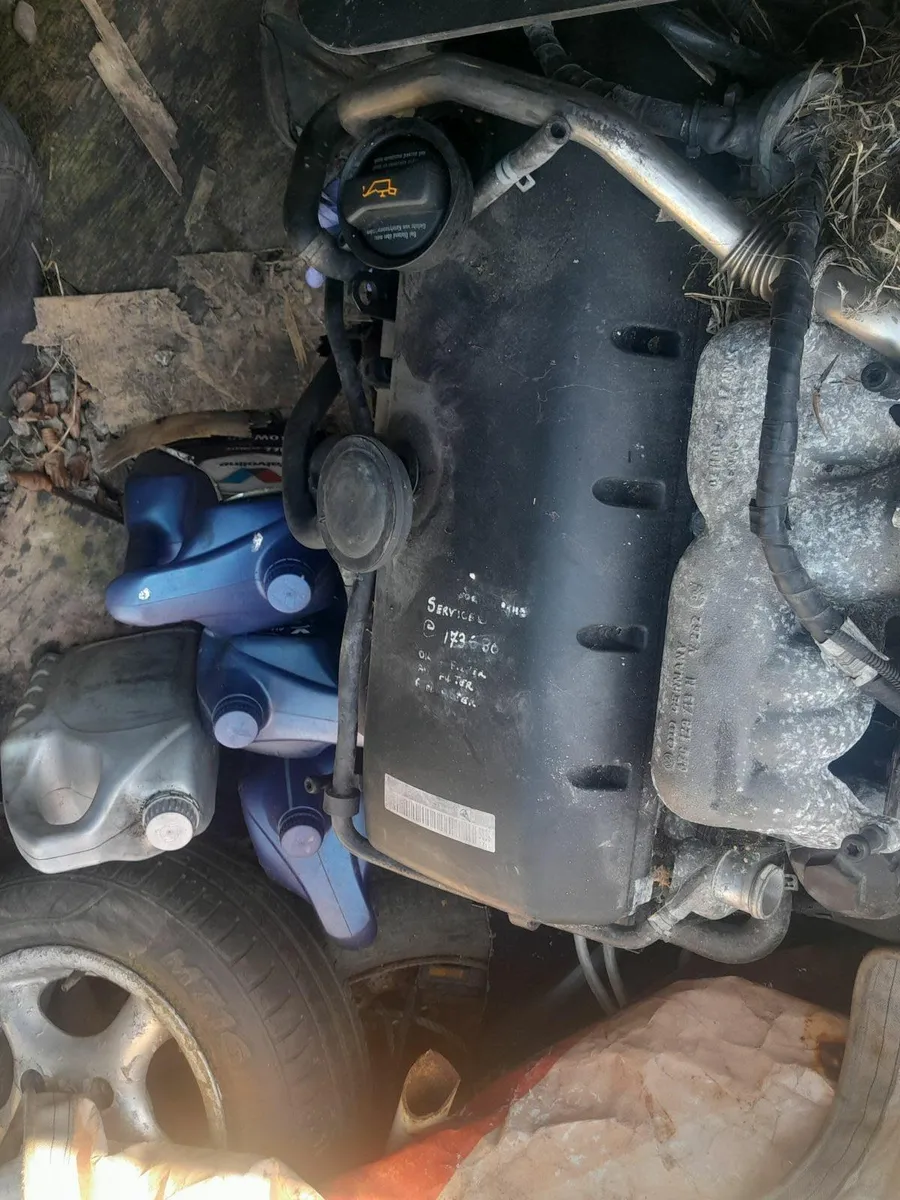 Volkswagen Touareg 2.5 tdi  174 Engine i parts - Image 3