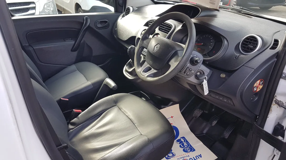Renault Kangoo MAXI 192D AS NEW VAT INVOICE - Image 4