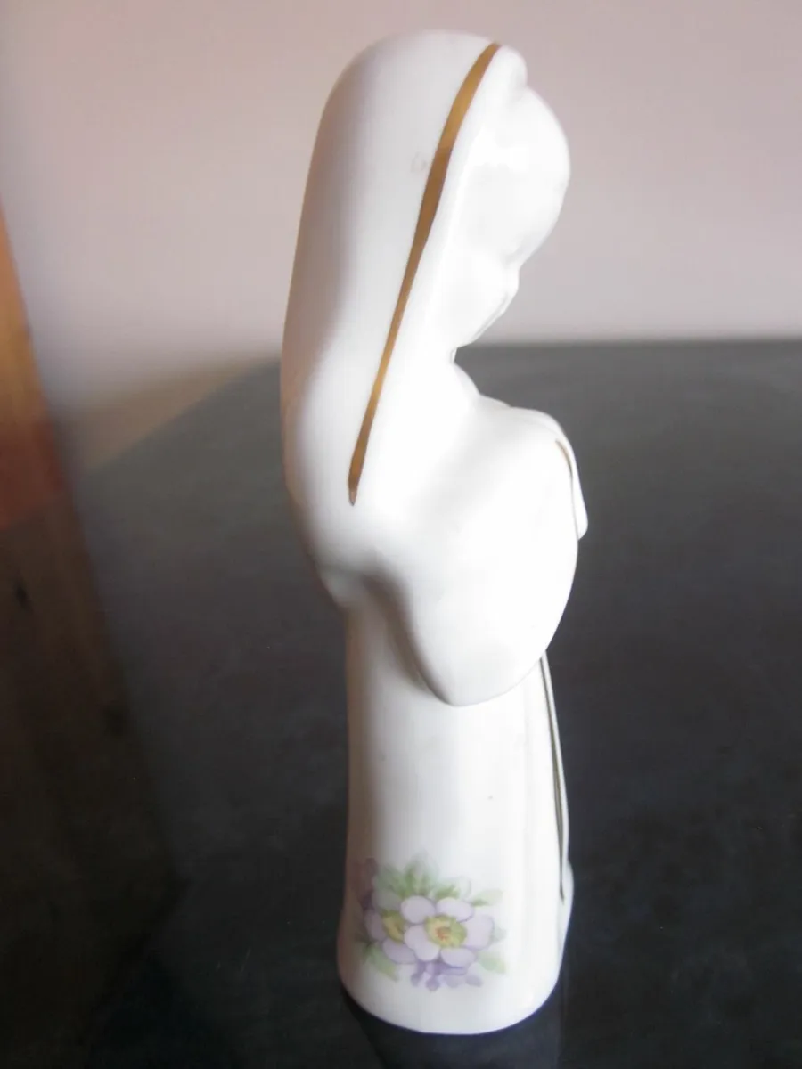 Royal Tara Irish Fine Bone China Praying  Figurine - Image 3