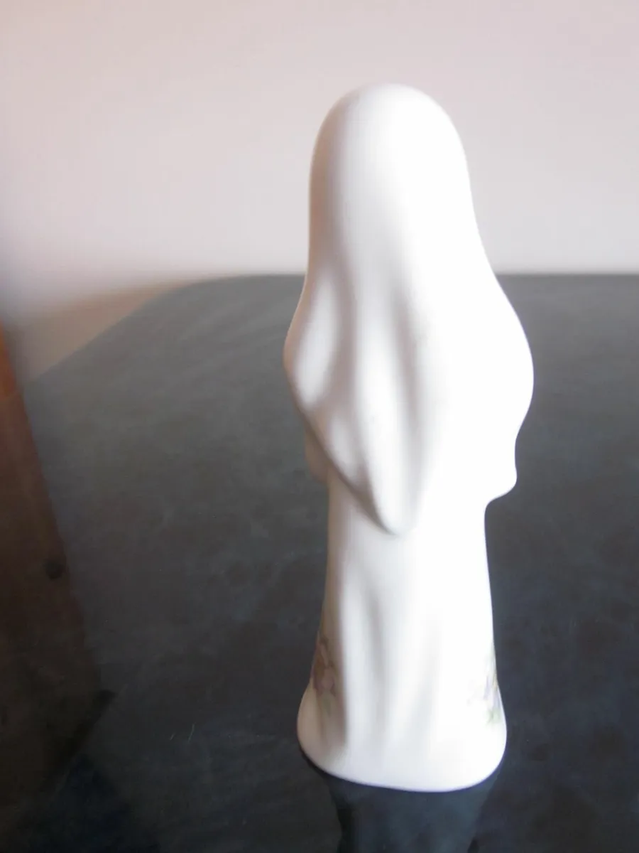 Royal Tara Irish Fine Bone China Praying  Figurine - Image 4