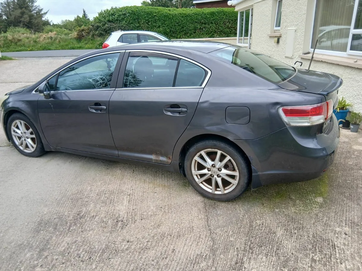 Toyota Avensis 2011 - Image 4