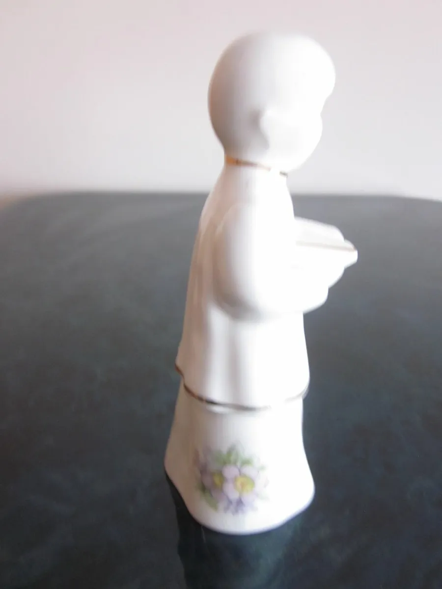Royal Tara Irish Fine Bone China Alter Boy Figure - Image 3