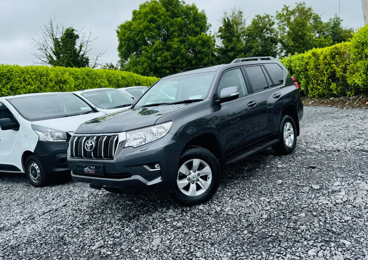 Toyota Land Cruiser 2024 LWB AUTOMATIC COMMERCIAL - Image 2