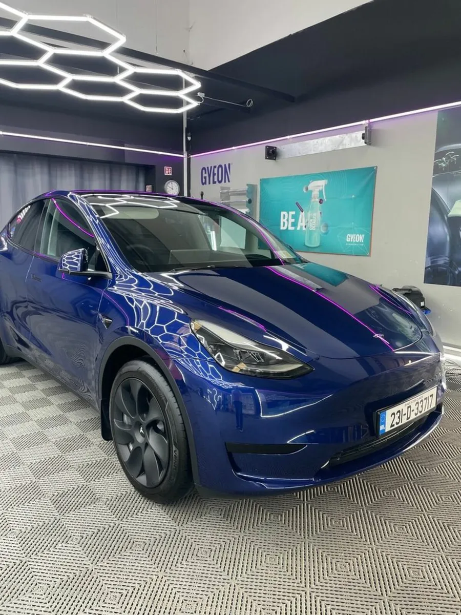 Tesla Model Y 2023 - Image 1