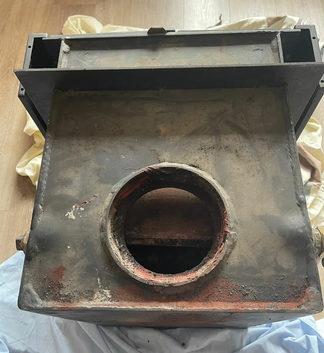 Charnwood LA50iB solid fuel stove - Image 4