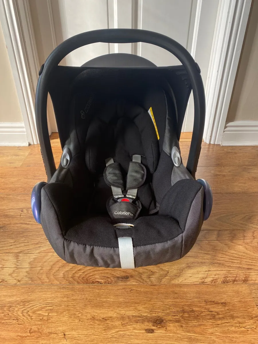 Car seat - Image 1