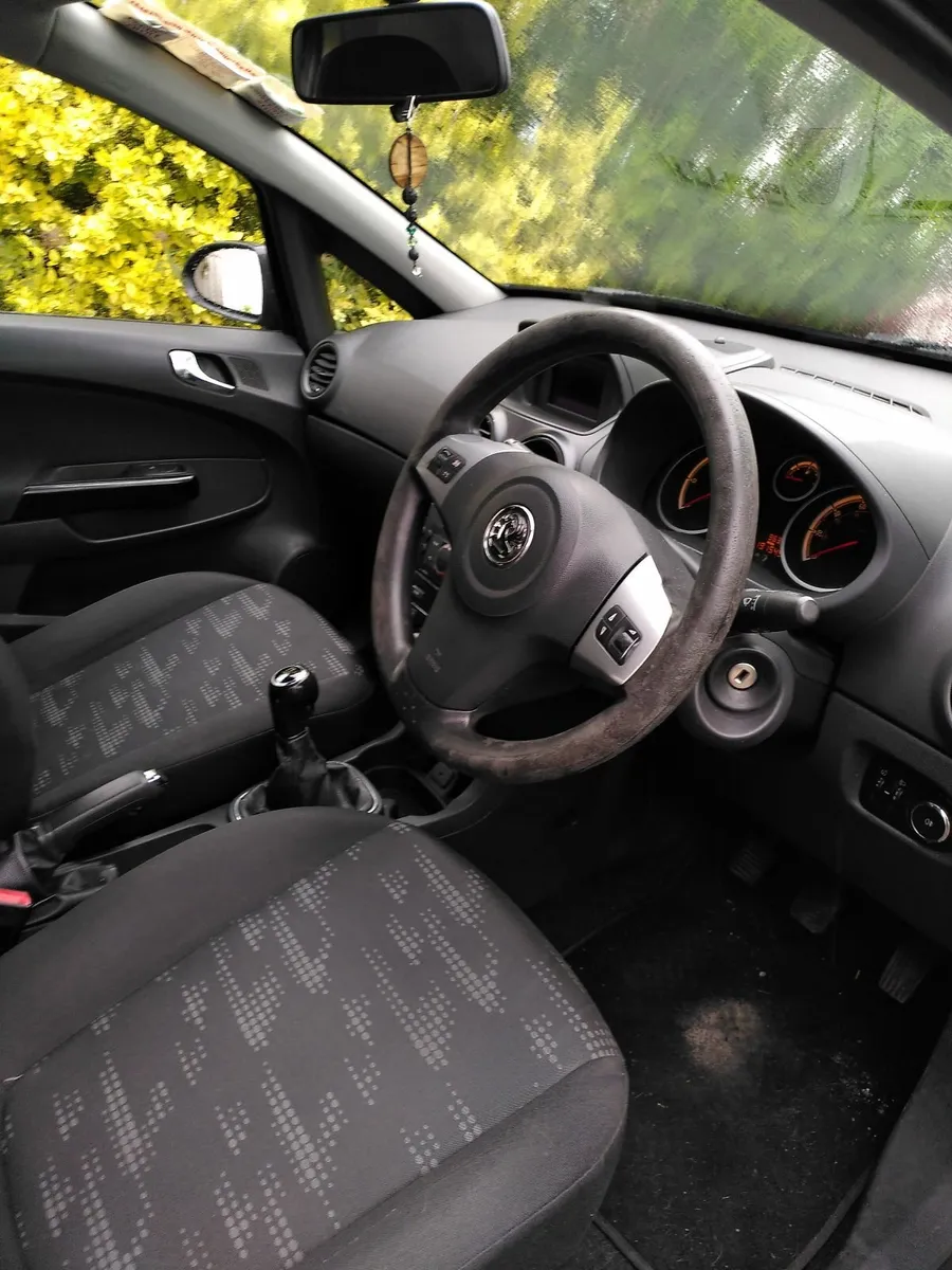 Vauxhall Corsa 2011 - Image 3