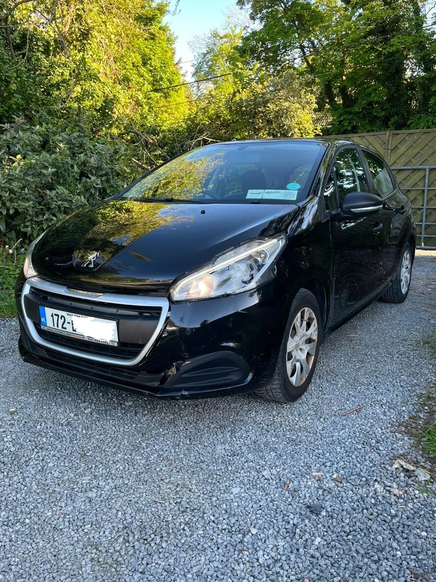 2017 Peugeot 208 - Image 4
